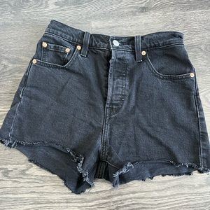 Levi’s Ribcage shorts, size 25